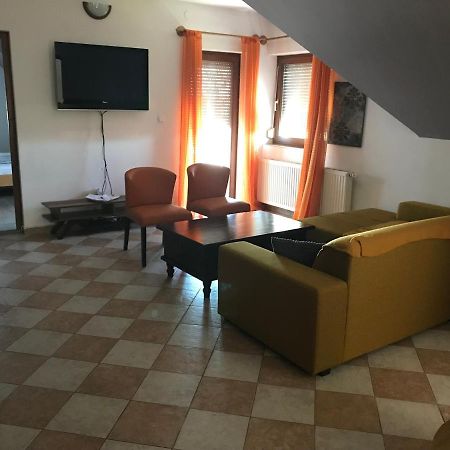 Márta Apartman Balatonalmádi Esterno foto