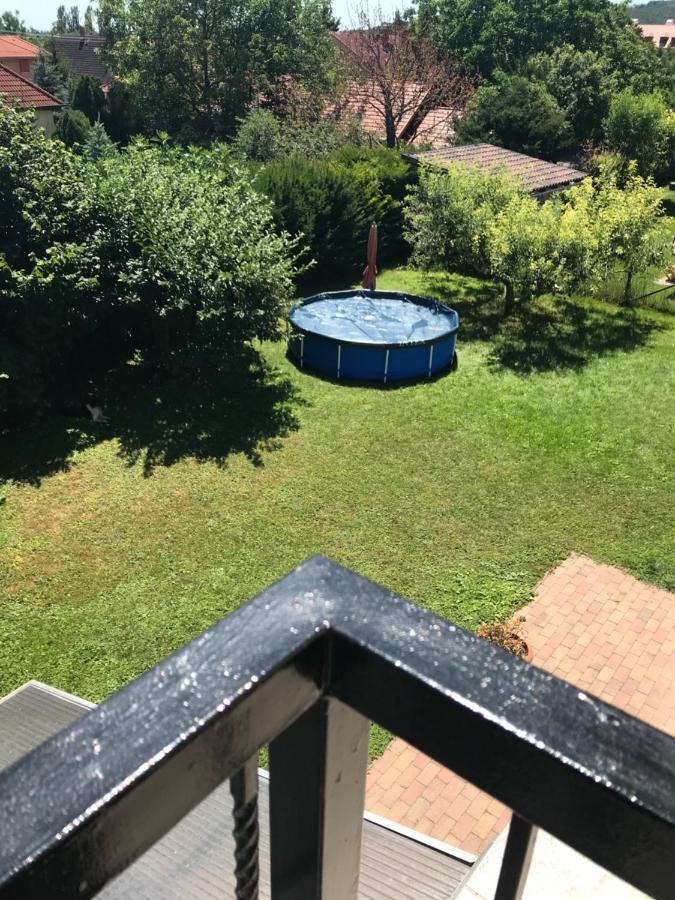 Márta Apartman Balatonalmádi Esterno foto