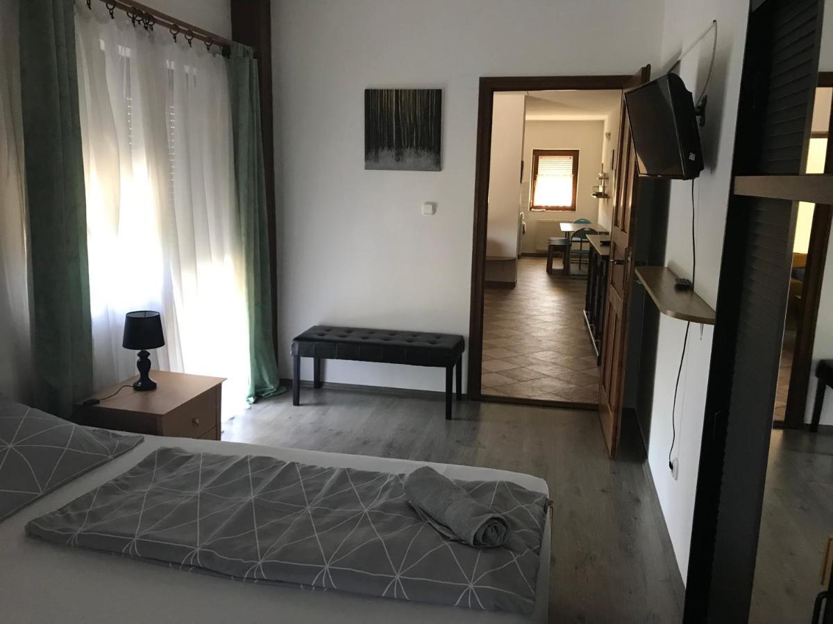 Márta Apartman Balatonalmádi Esterno foto