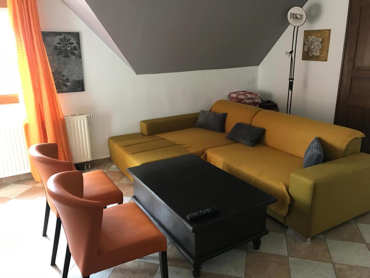 Márta Apartman Balatonalmádi Esterno foto
