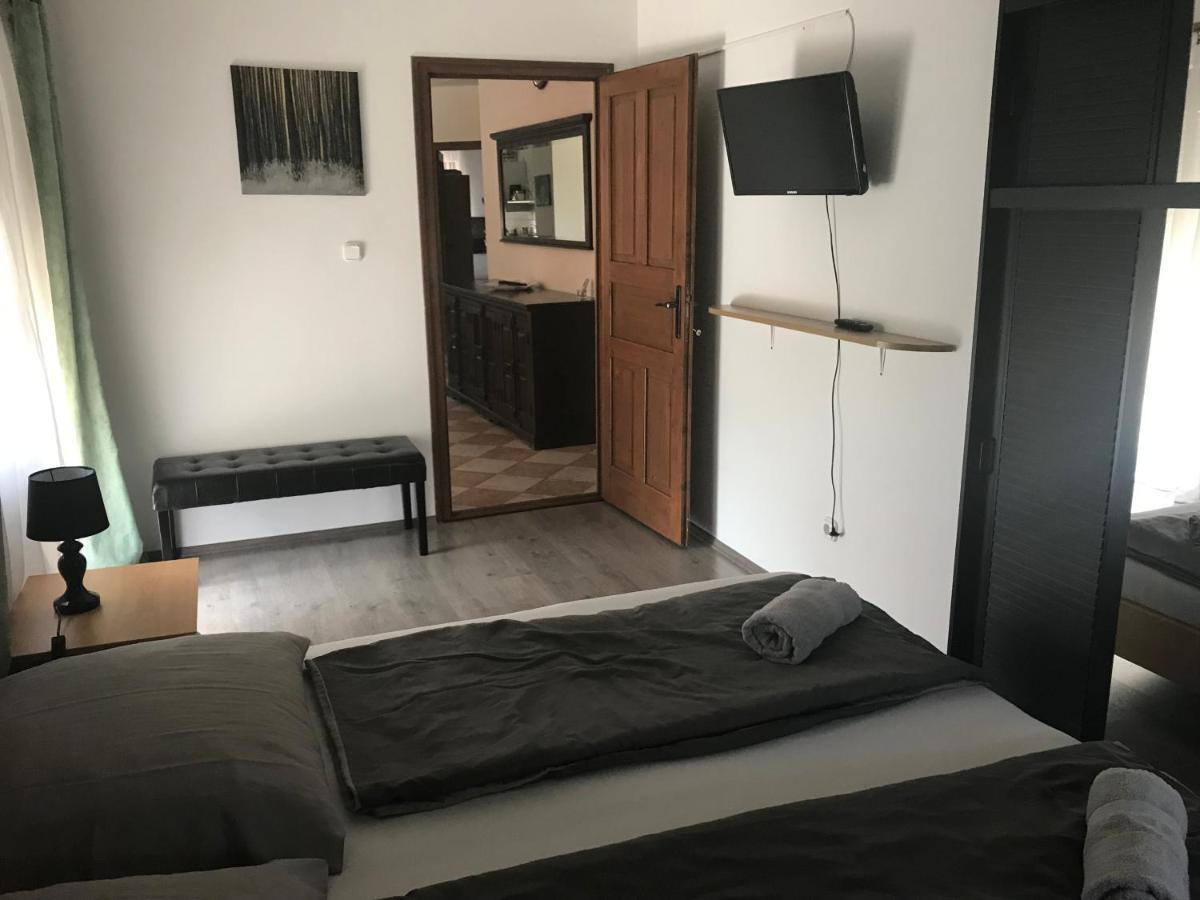 Márta Apartman Balatonalmádi Esterno foto
