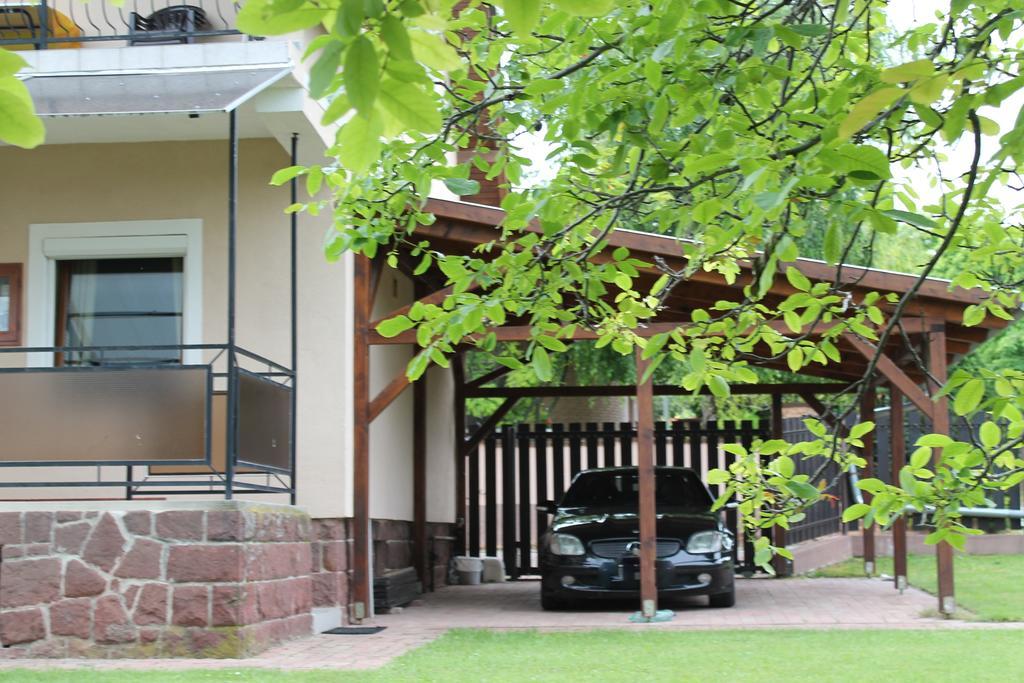 Márta Apartman Balatonalmádi Esterno foto